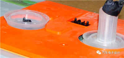 BMW與Tesla設計的智能充電機充電蓄電池系統哪家更強？